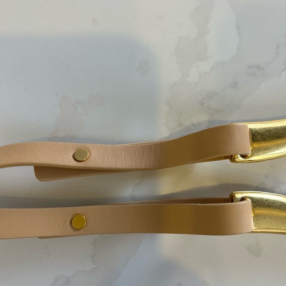 BOTTEGA VENETA beige horseshoe buckle belt. - Picture 16 of 16